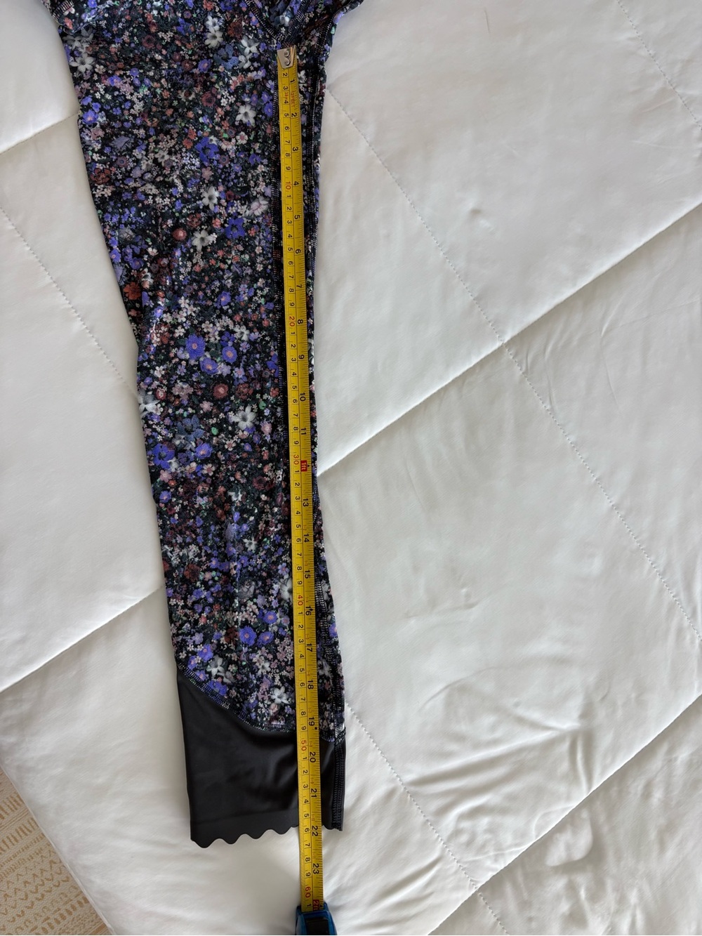 lululemon athletica Floral Print Leggings with scalloped hem - Picture 4 of 5